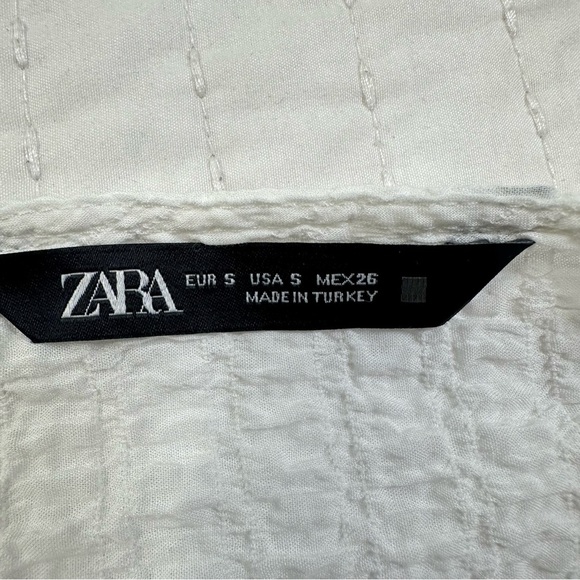 Zara White Textured V-Neck Bodysuit with Gold Rings - Picture 6 of 10